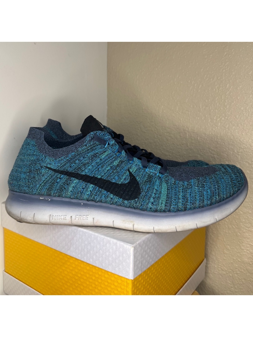 Nike Free Run Flyknit Men’s Size 13 Blue Teal Black 831069-404
